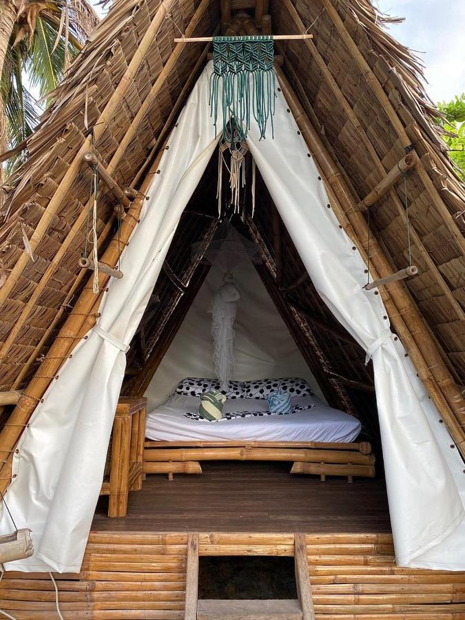 Georgia'S Neverland Hostel マラパスクア島 エクステリア 写真