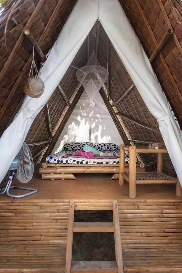 Georgia'S Neverland Hostel マラパスクア島 エクステリア 写真